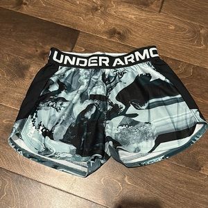 Girls Under Armour Shorts M